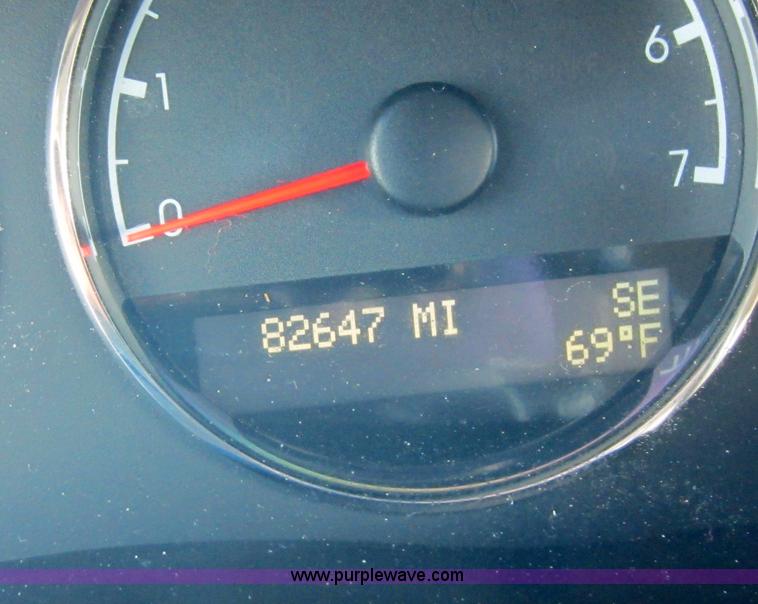 image for item C5435 2007 Chevrolet Uplander LS mini van