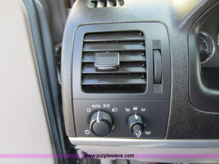 image for item C5435 2007 Chevrolet Uplander LS mini van