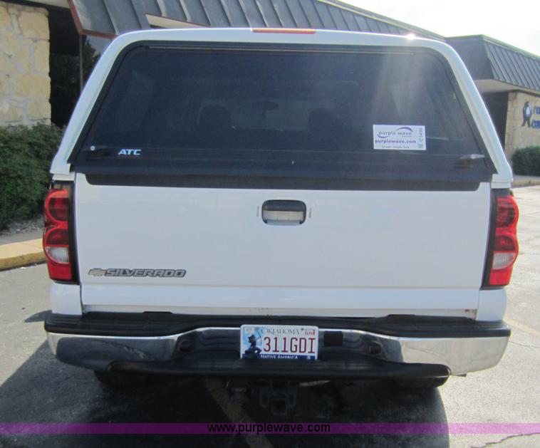 image for item C5436 2007 Chevrolet Silverado 1500 LS crew cab pickup truck