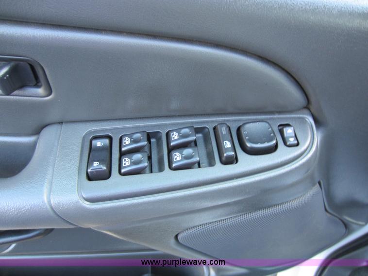 image for item C5436 2007 Chevrolet Silverado 1500 LS crew cab pickup truck