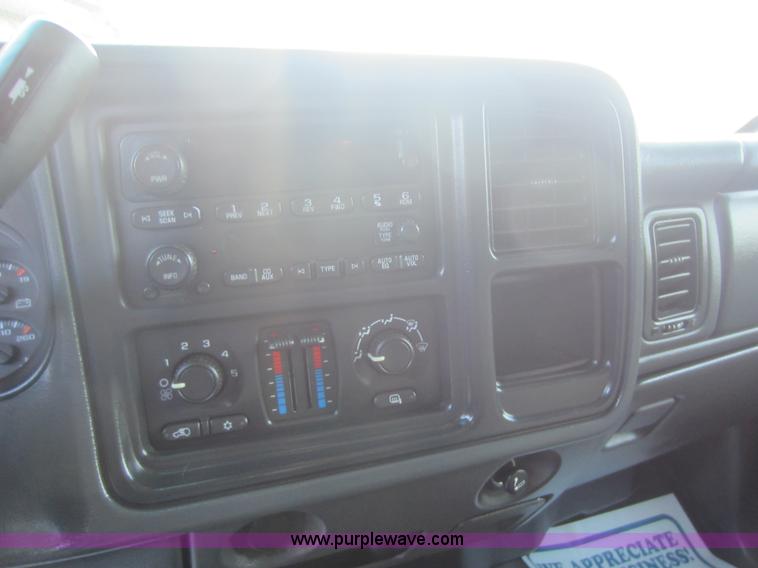 image for item C5436 2007 Chevrolet Silverado 1500 LS crew cab pickup truck