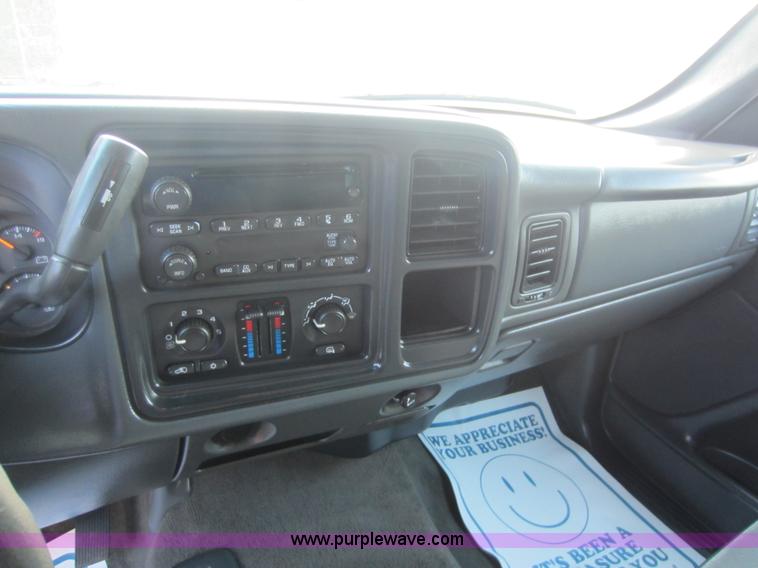 image for item C5436 2007 Chevrolet Silverado 1500 LS crew cab pickup truck