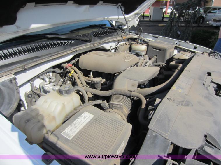 image for item C5436 2007 Chevrolet Silverado 1500 LS crew cab pickup truck