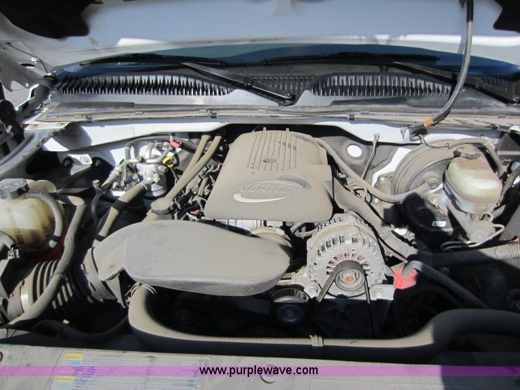 image for item C5436 2007 Chevrolet Silverado 1500 LS crew cab pickup truck