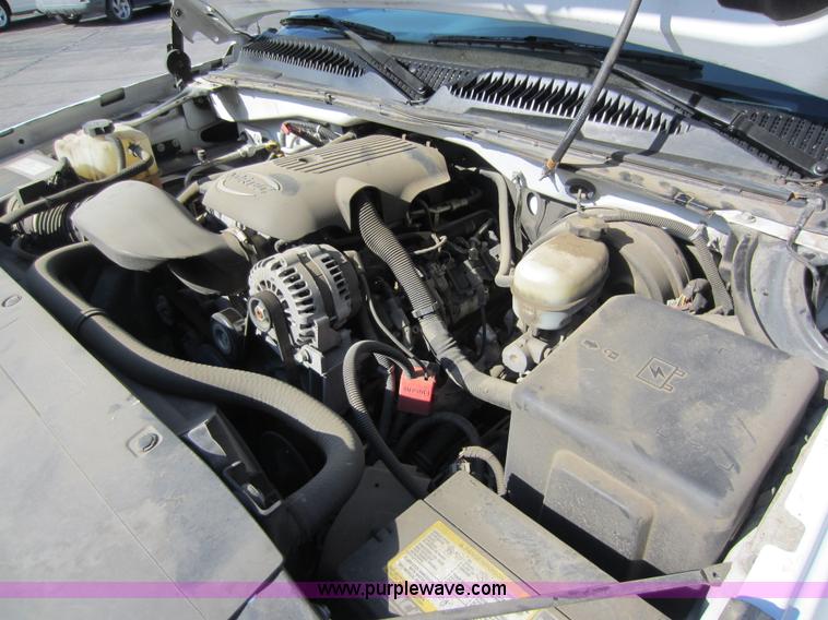 image for item C5436 2007 Chevrolet Silverado 1500 LS crew cab pickup truck