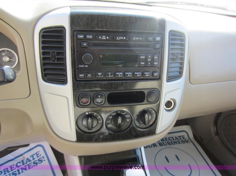 image for item C5437 2006 Mercury Mariner SUV