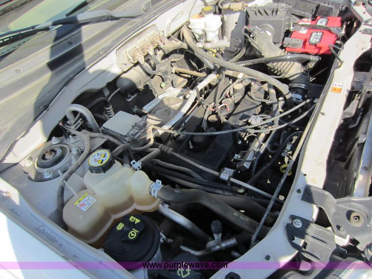 image for item C5437 2006 Mercury Mariner SUV