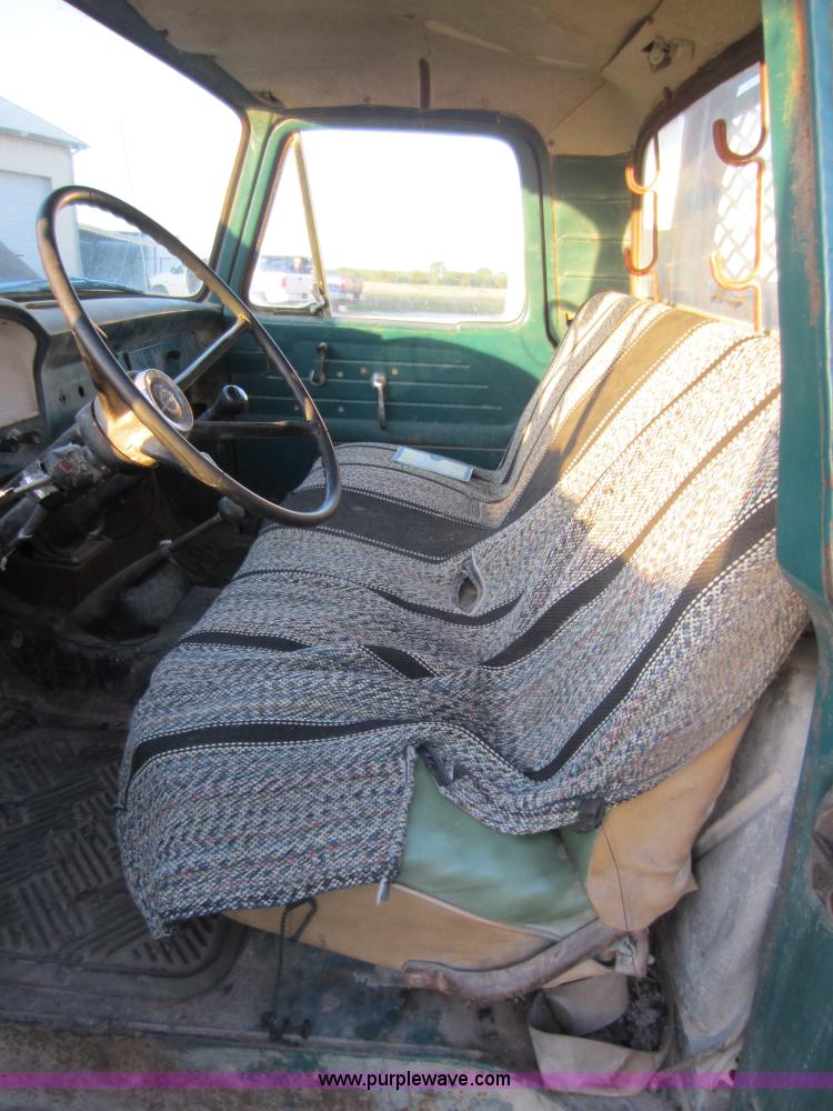 image for item C5448 1961 Ford F100 pickup truck