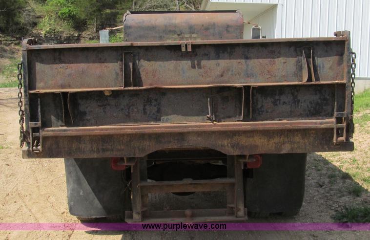 image for item D3147 1968 GMC 5500 dump truck