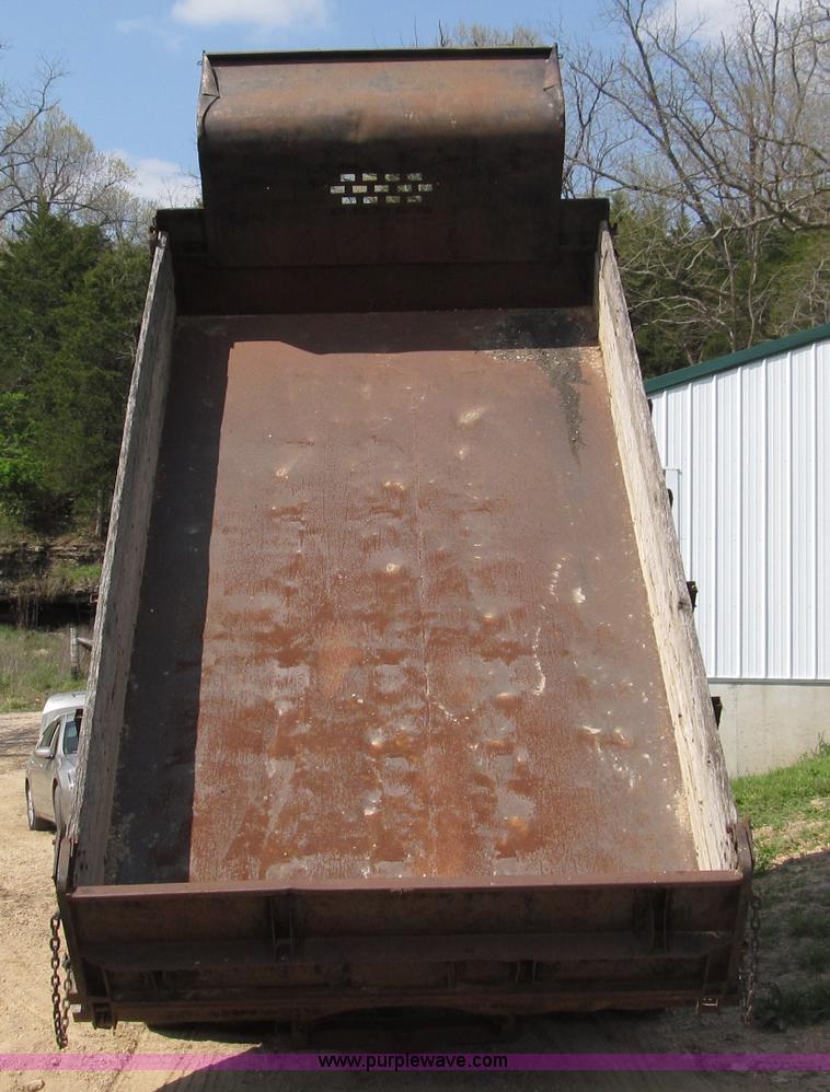 image for item D3147 1968 GMC 5500 dump truck