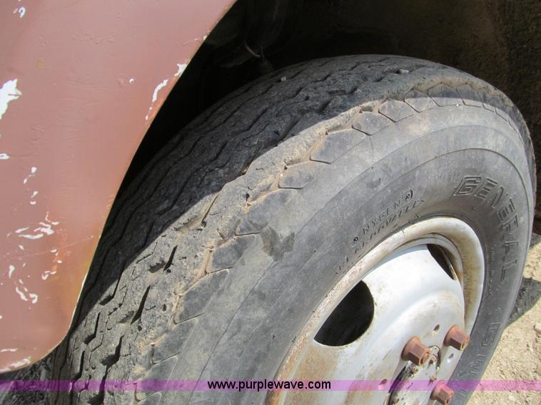 image for item D3147 1968 GMC 5500 dump truck