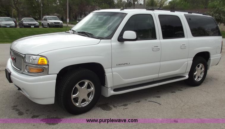 image for item D3854 2003 GMC Yukon Denali 1500 XL AWD SUV