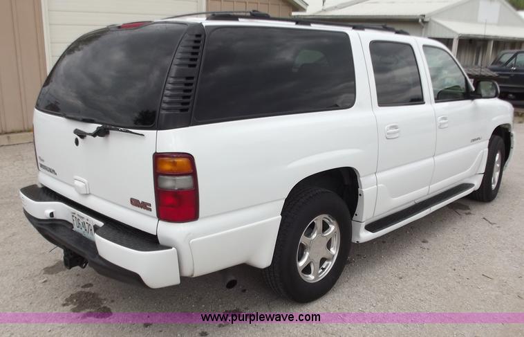 image for item D3854 2003 GMC Yukon Denali 1500 XL AWD SUV