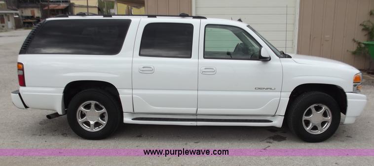 image for item D3854 2003 GMC Yukon Denali 1500 XL AWD SUV