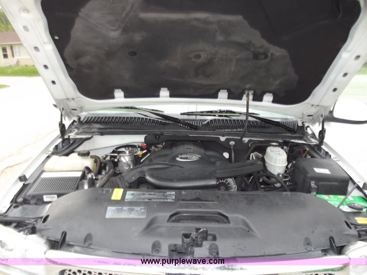 image for item D3854 2003 GMC Yukon Denali 1500 XL AWD SUV