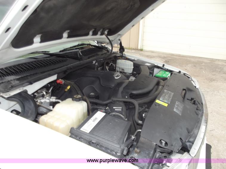 image for item D3854 2003 GMC Yukon Denali 1500 XL AWD SUV