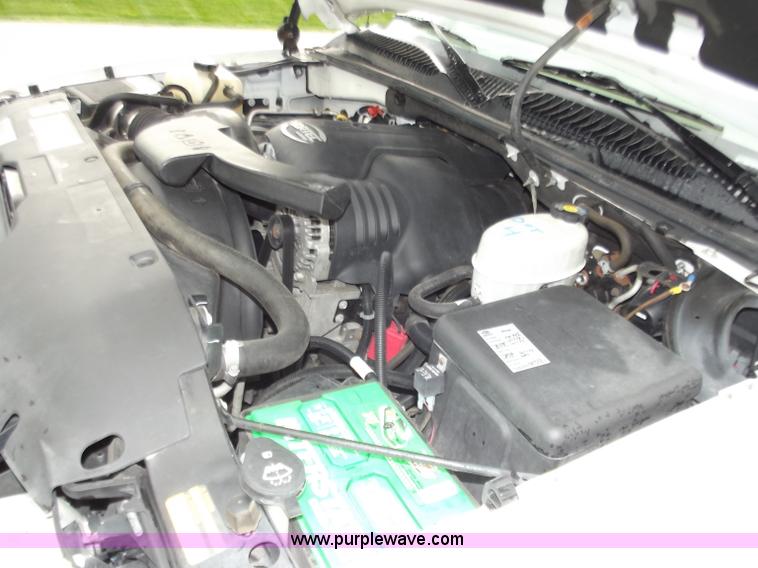 image for item D3854 2003 GMC Yukon Denali 1500 XL AWD SUV