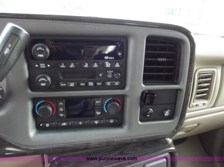 image for item D3854 2003 GMC Yukon Denali 1500 XL AWD SUV