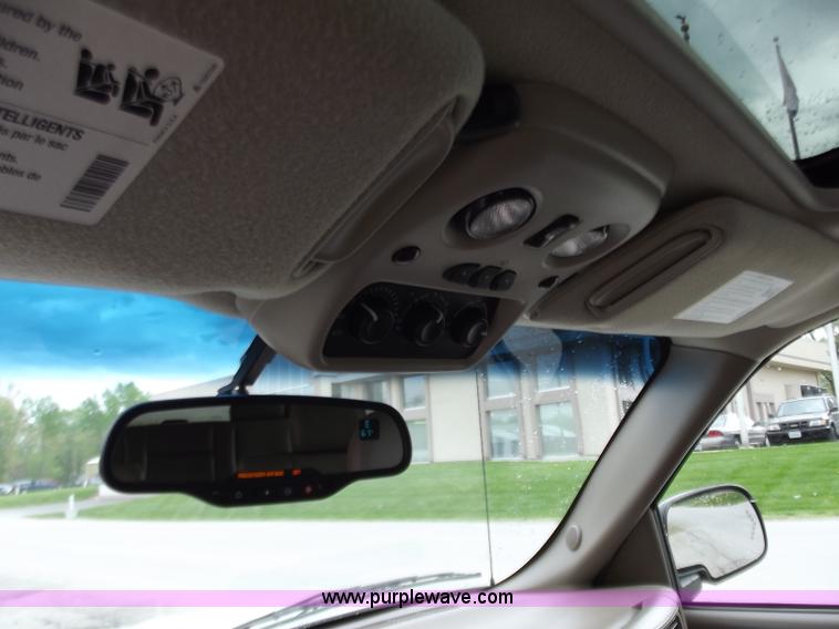 image for item D3854 2003 GMC Yukon Denali 1500 XL AWD SUV