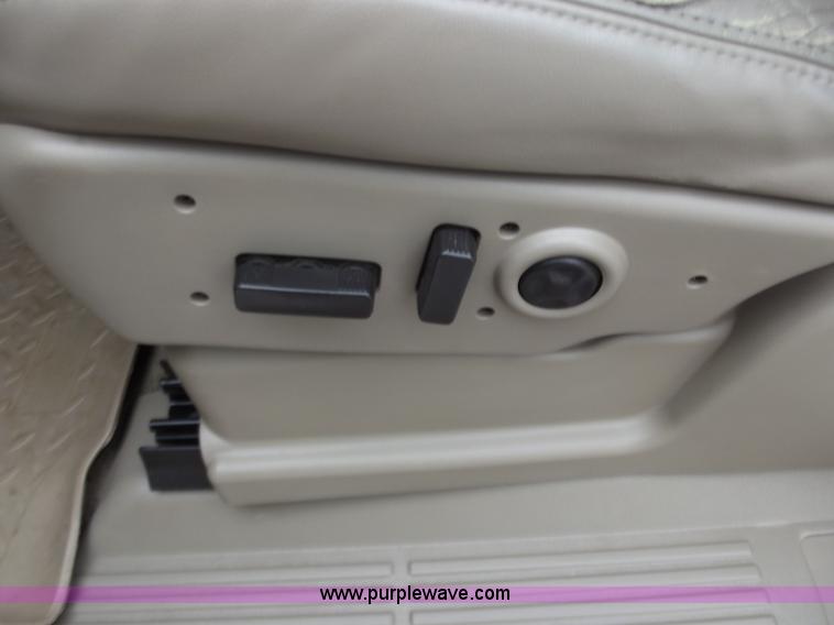 image for item D3854 2003 GMC Yukon Denali 1500 XL AWD SUV