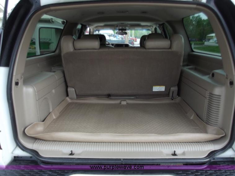 image for item D3854 2003 GMC Yukon Denali 1500 XL AWD SUV