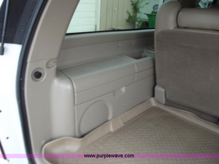 image for item D3854 2003 GMC Yukon Denali 1500 XL AWD SUV