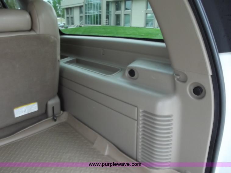 image for item D3854 2003 GMC Yukon Denali 1500 XL AWD SUV