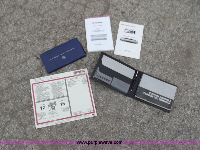 image for item D3854 2003 GMC Yukon Denali 1500 XL AWD SUV