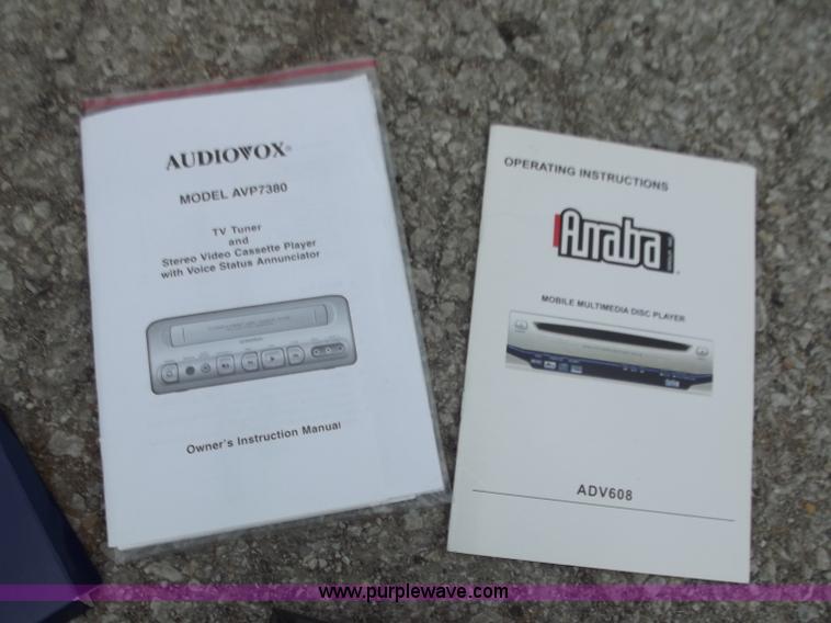 image for item D3854 2003 GMC Yukon Denali 1500 XL AWD SUV