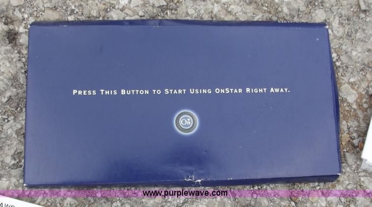 image for item D3854 2003 GMC Yukon Denali 1500 XL AWD SUV