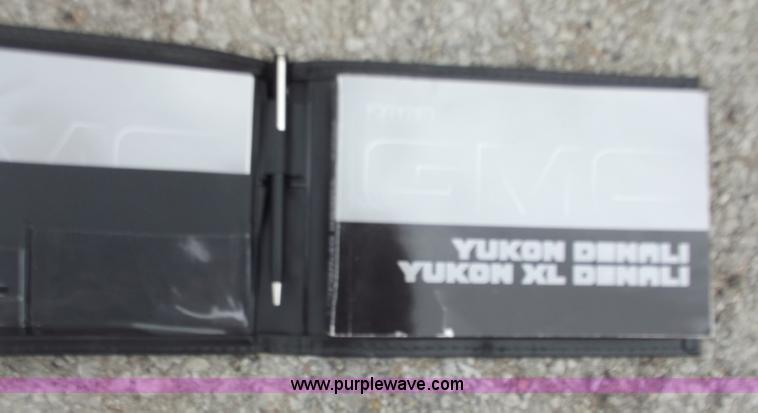 image for item D3854 2003 GMC Yukon Denali 1500 XL AWD SUV