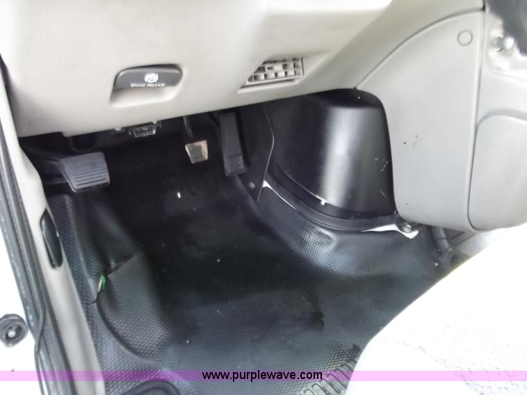 image for item D3857 2001 GMC Safari cargo van