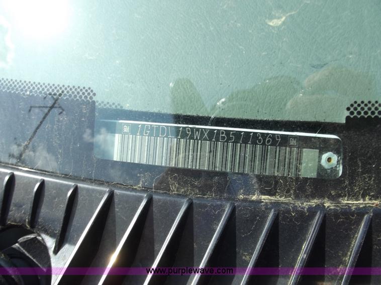 image for item D3857 2001 GMC Safari cargo van