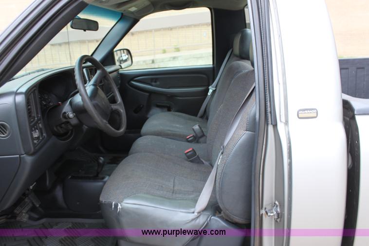 image for item D7686 2000 Chevrolet Silverado K1500 pickup truck