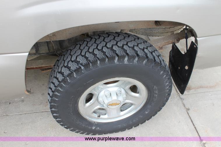 image for item D7686 2000 Chevrolet Silverado K1500 pickup truck