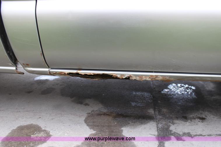 image for item D7686 2000 Chevrolet Silverado K1500 pickup truck