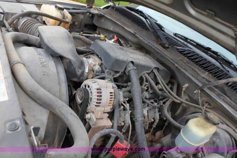 image for item D7686 2000 Chevrolet Silverado K1500 pickup truck