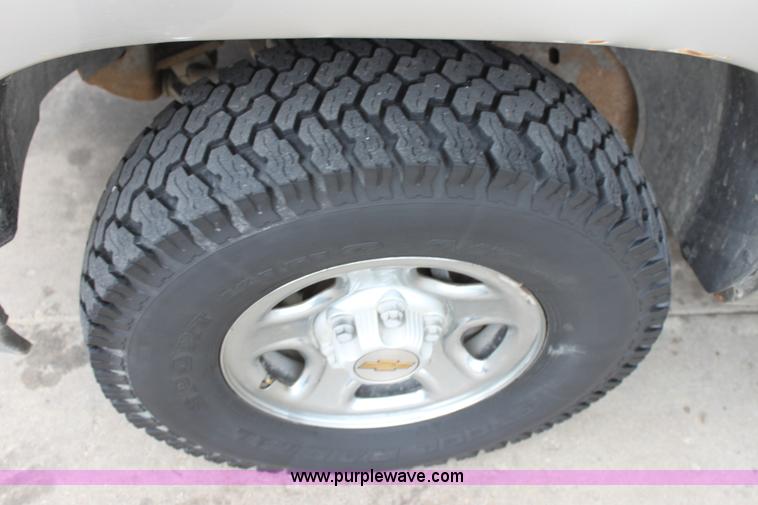 image for item D7686 2000 Chevrolet Silverado K1500 pickup truck