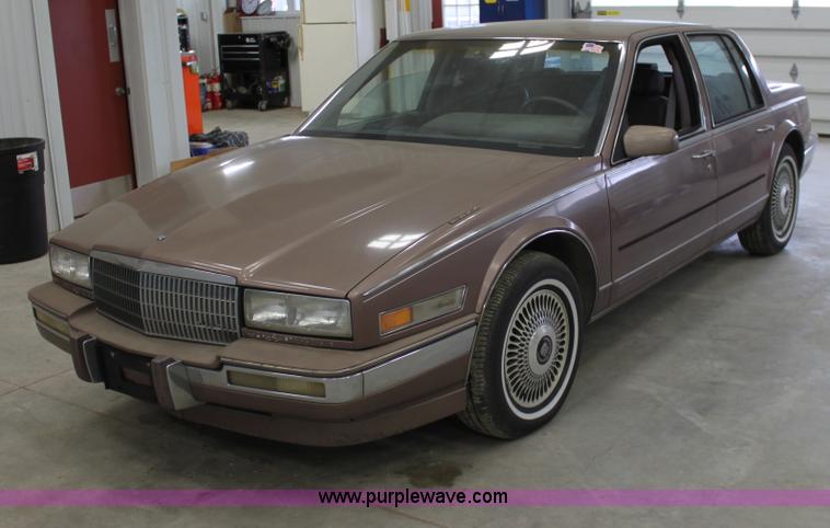 image for item D7687 1989 Cadillac Seville