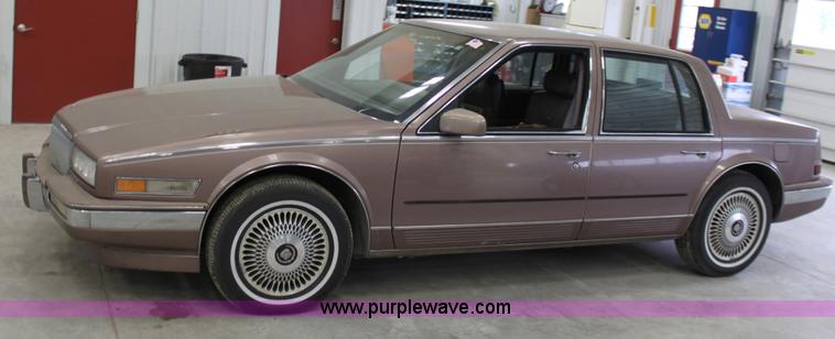 image for item D7687 1989 Cadillac Seville