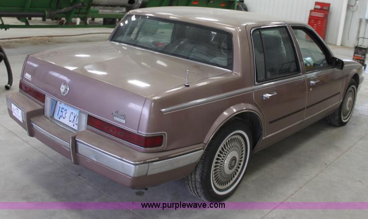 image for item D7687 1989 Cadillac Seville