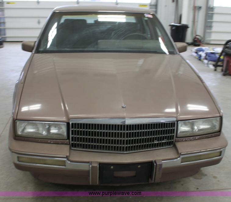 image for item D7687 1989 Cadillac Seville