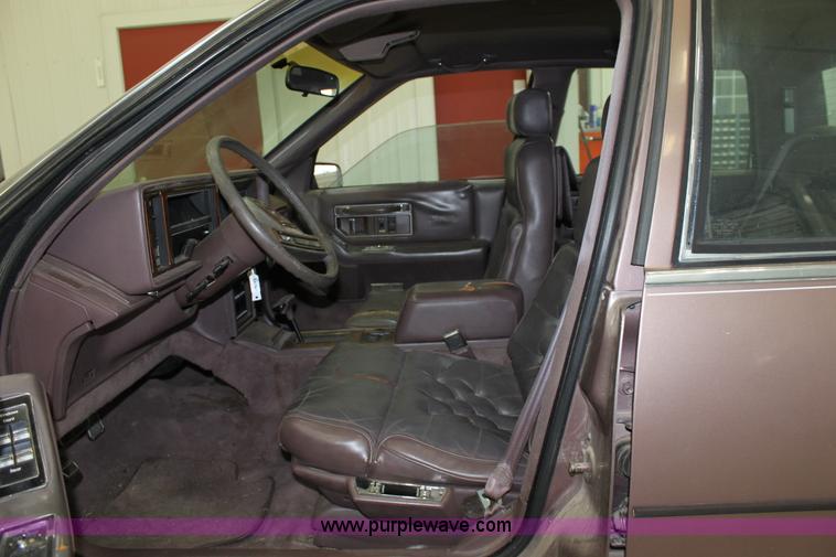 image for item D7687 1989 Cadillac Seville