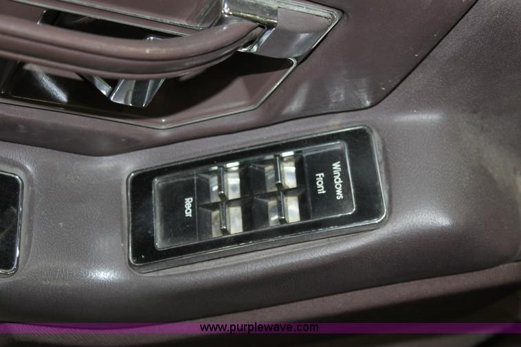 image for item D7687 1989 Cadillac Seville