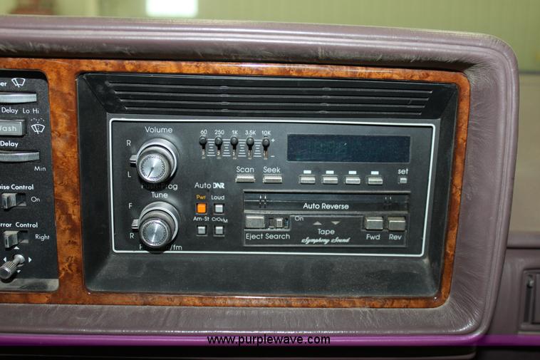 image for item D7687 1989 Cadillac Seville