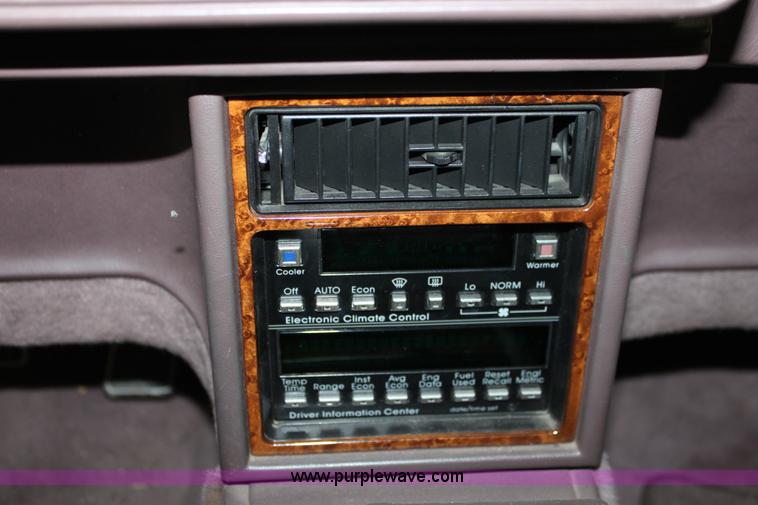 image for item D7687 1989 Cadillac Seville