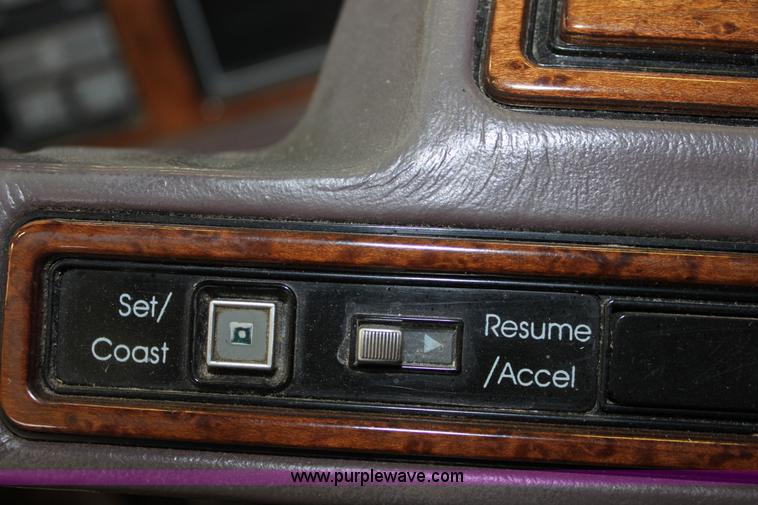 image for item D7687 1989 Cadillac Seville