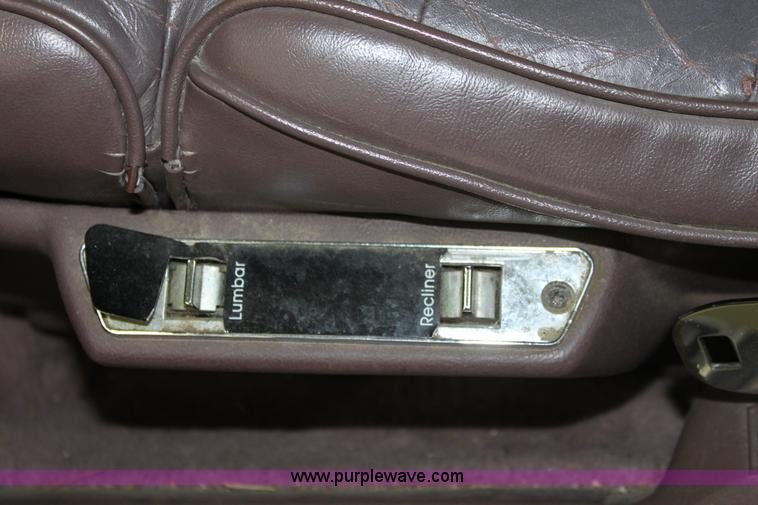 image for item D7687 1989 Cadillac Seville