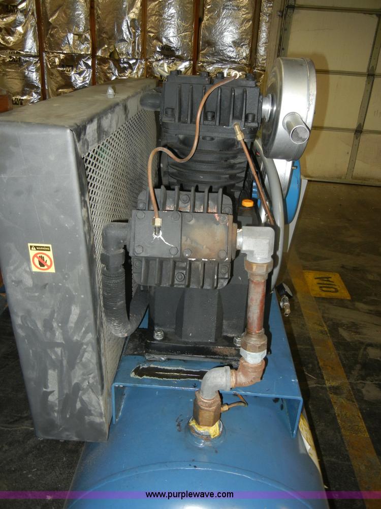 image for item K9000 2004 Eaton air compressor
