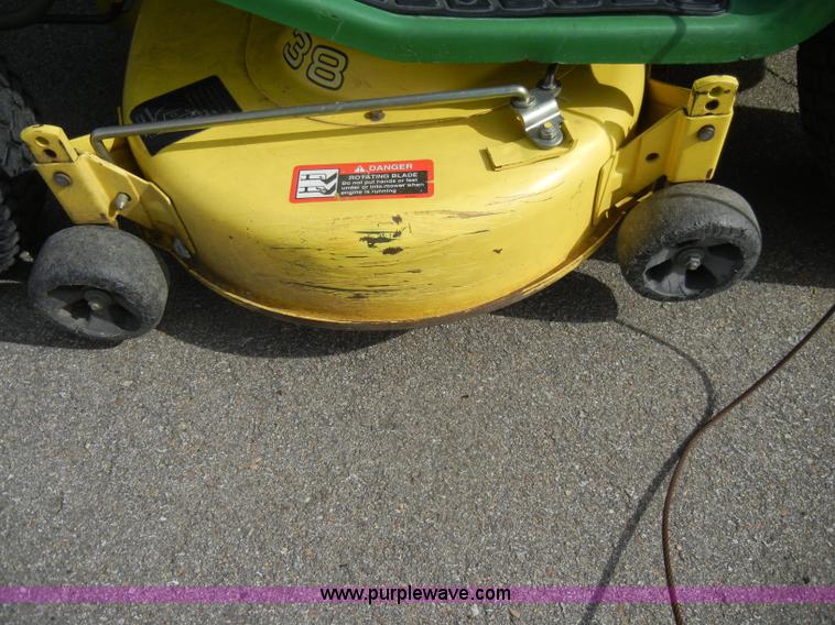 image for item K9065 1993 John Deere LX176 lawn mower